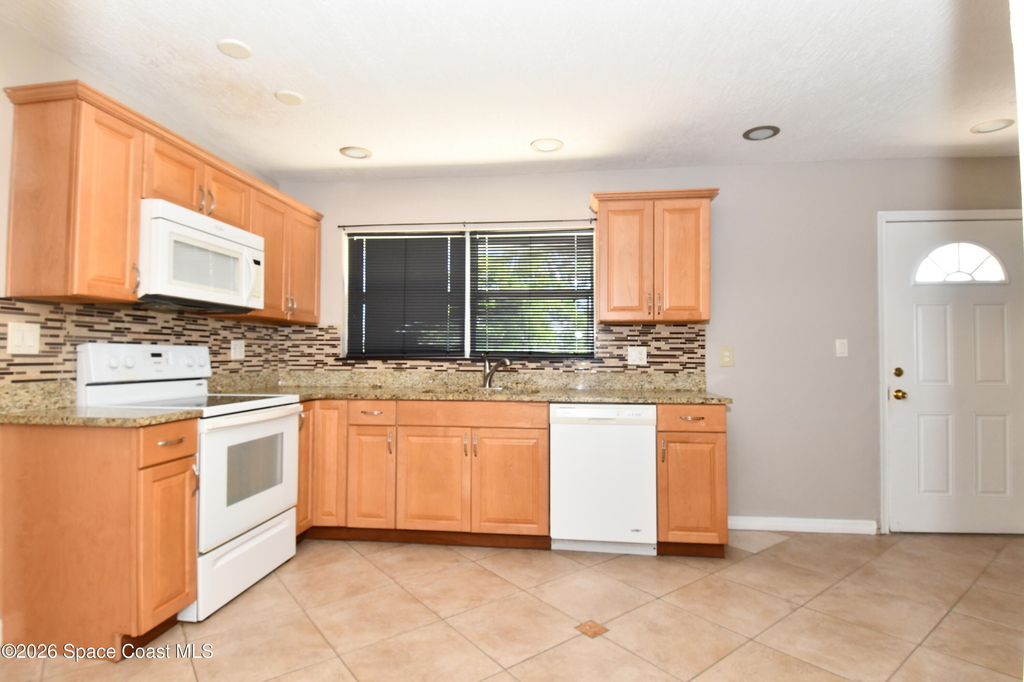 870 Angle Street Ne - Photo 5