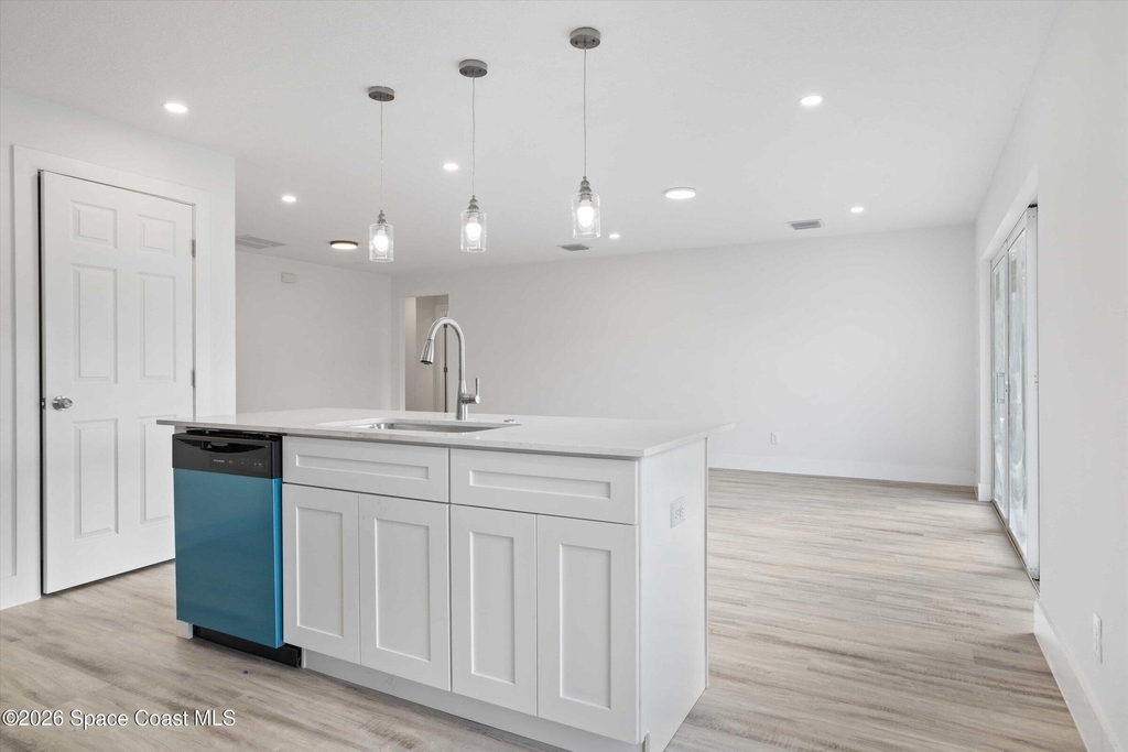 2960 Flagstaff Avenue Se - Photo 3