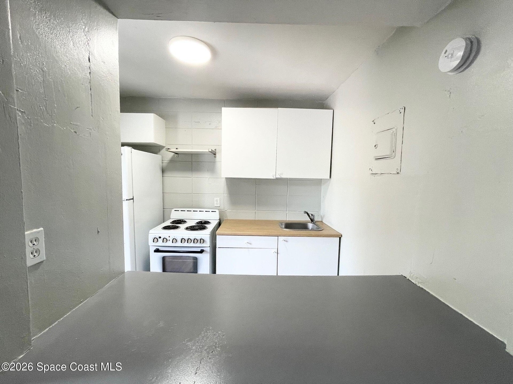 1339 W Point Drive - Photo 5