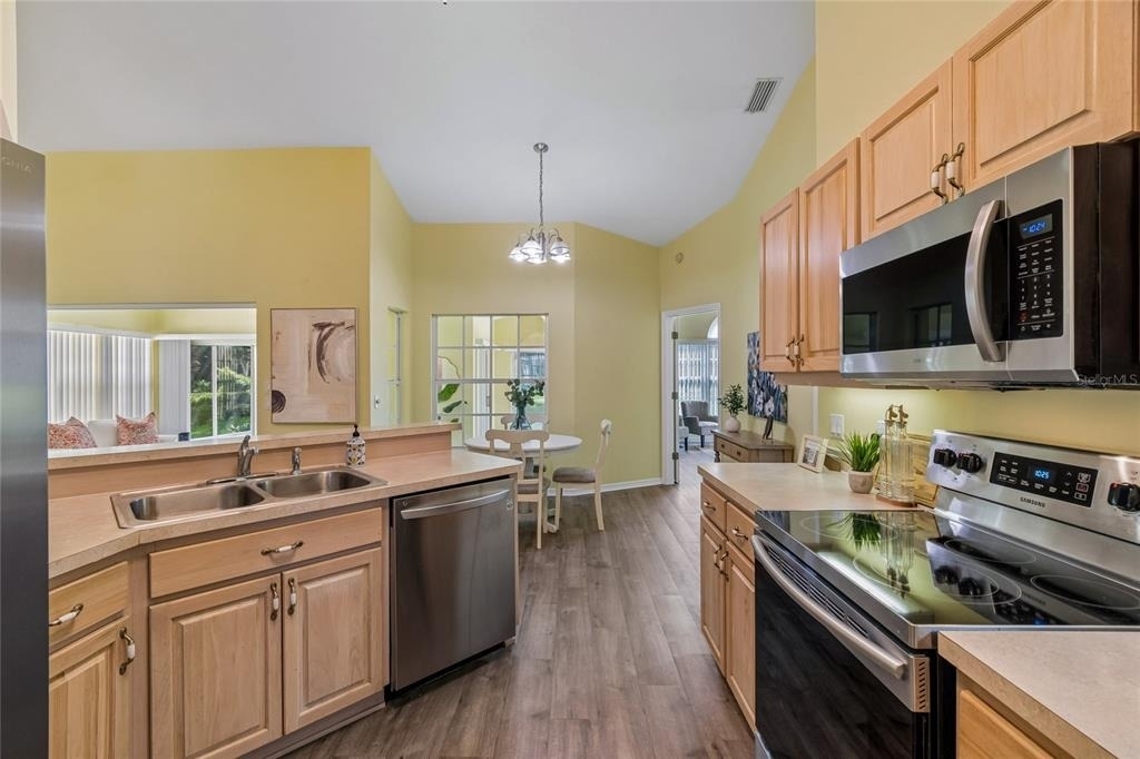 12728 Flamingo Parkway - Photo 18