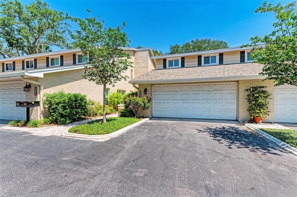 2927 W Gandy Boulevard - Photo 1