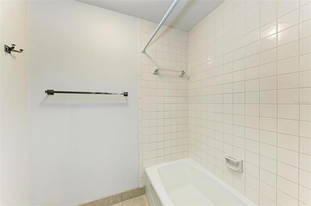 2927 W Gandy Boulevard - Photo 33
