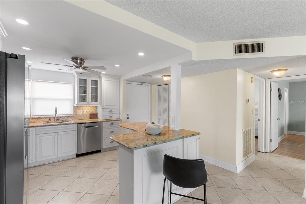 4775 Cove Circle - Photo 4