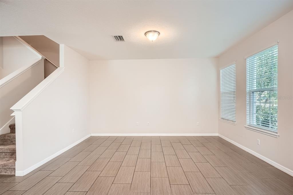 7001 Interbay Boulevard - Photo 3