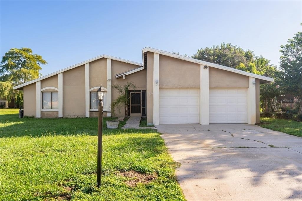 712 E Flag Way - Photo 0
