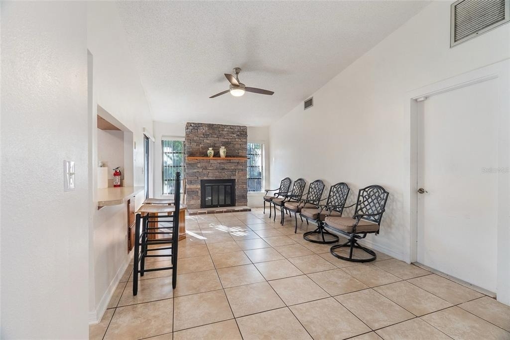 712 E Flag Way - Photo 6