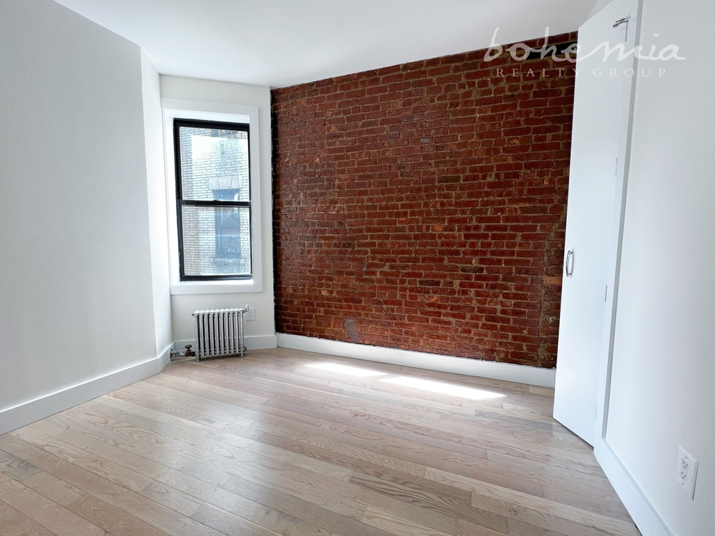 382 Wadsworth Avenue - Photo 5