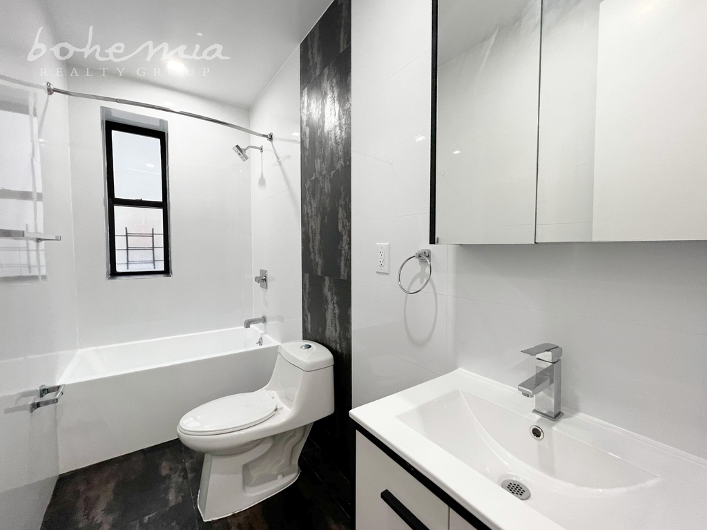382 Wadsworth Avenue - Photo 12
