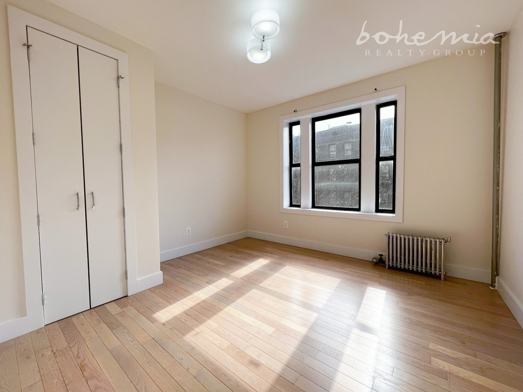 382 Wadsworth Avenue - Photo 8