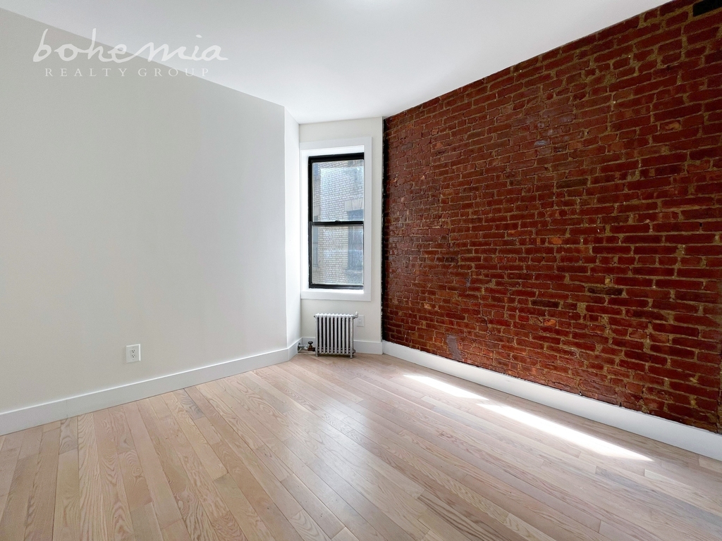 382 Wadsworth Avenue - Photo 4