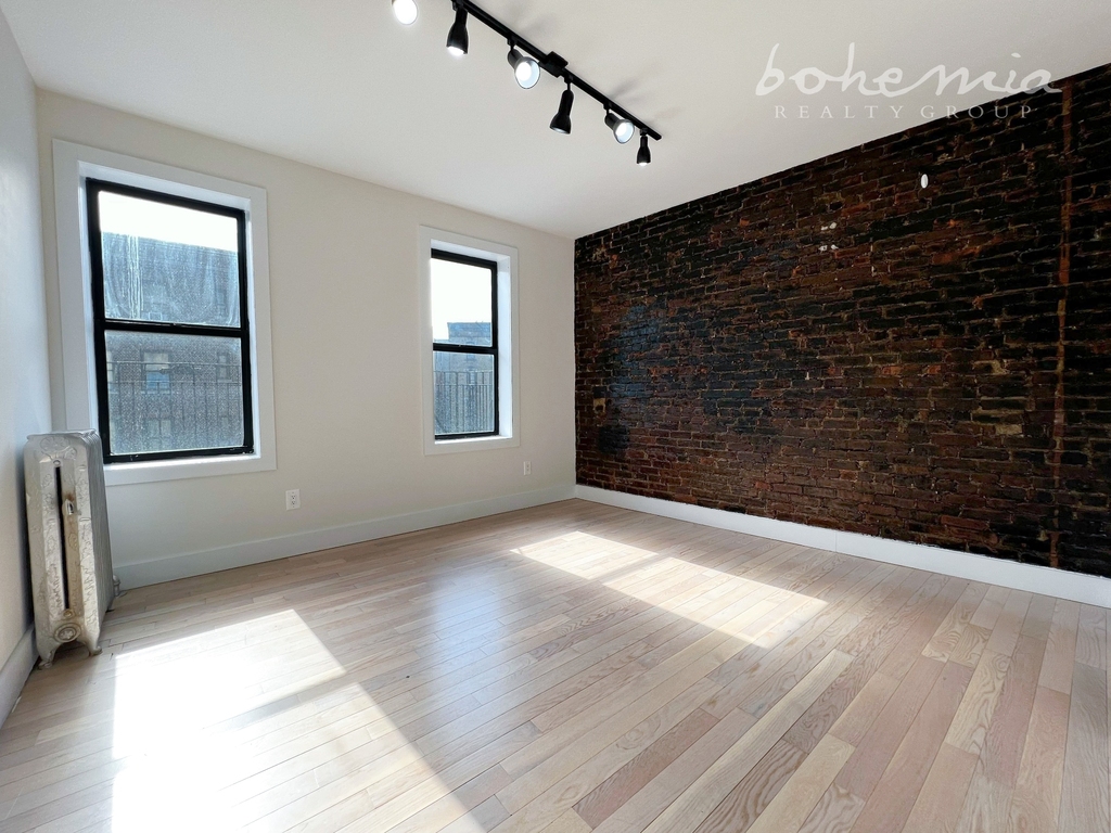 382 Wadsworth Avenue - Photo 9
