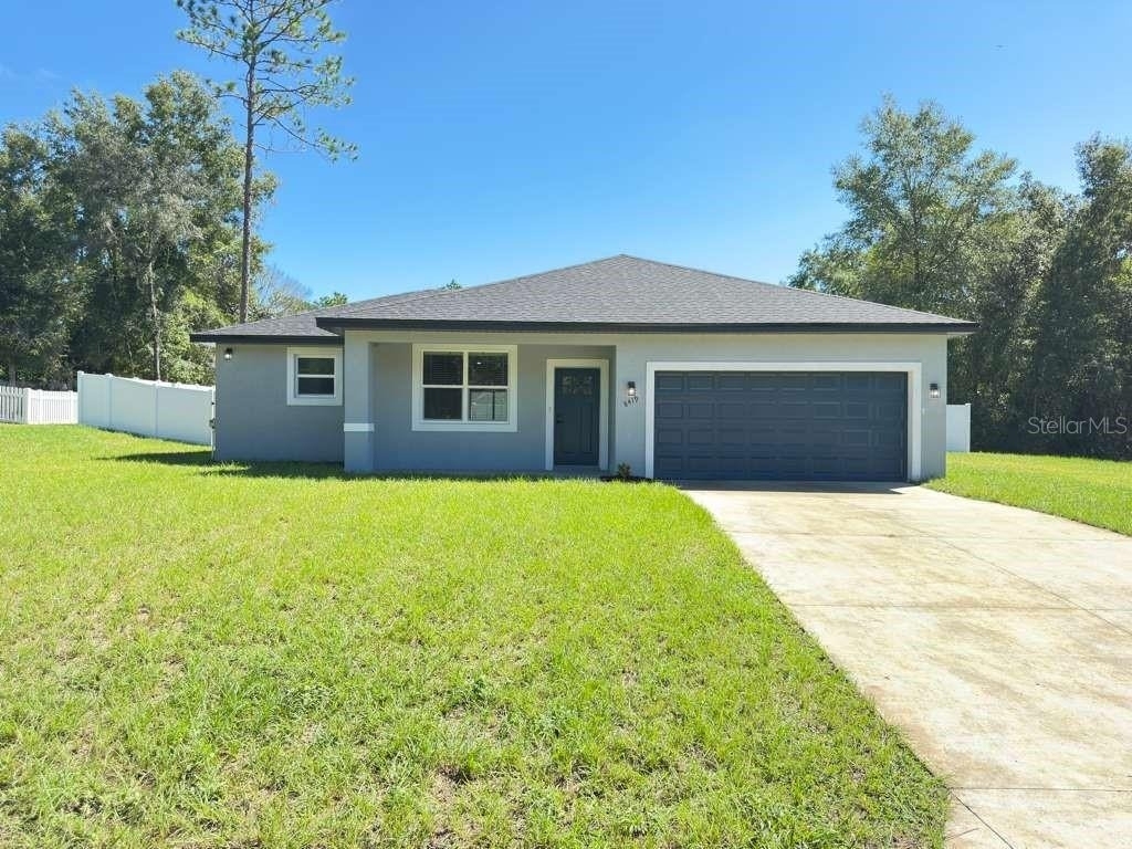 8419 N Saxon Way - Photo 0
