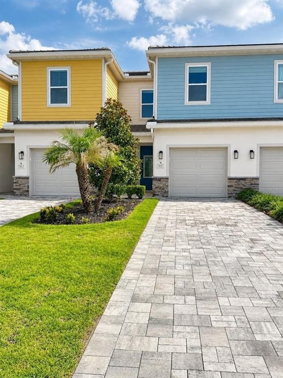 7917 Putting Green Way - Photo 0