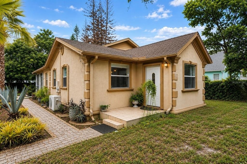 2120 Murdock Boulevard - Photo 0