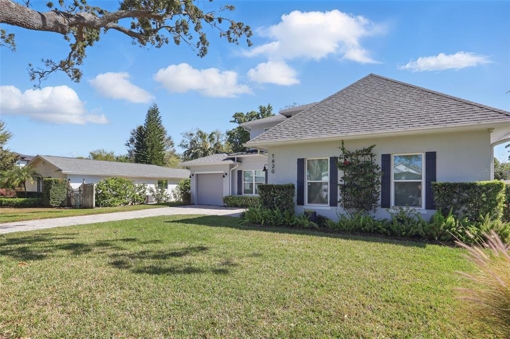 1620 Palm Avenue - Photo 2