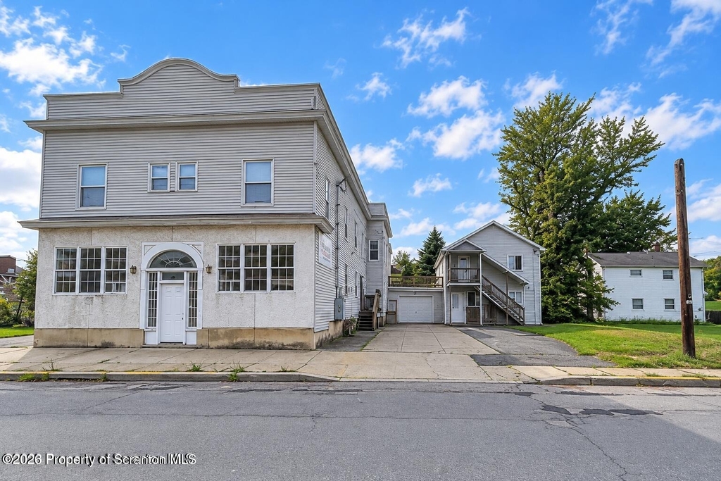 114 E Market Street - Photo 9