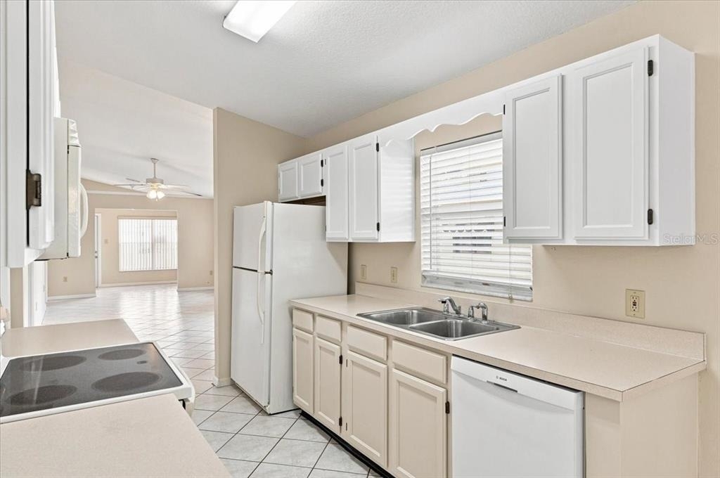 619 Cockatoo Loop - Photo 15