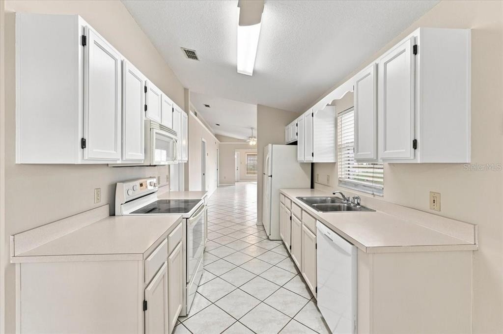 619 Cockatoo Loop - Photo 14