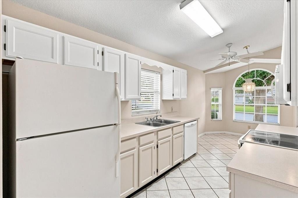 619 Cockatoo Loop - Photo 17