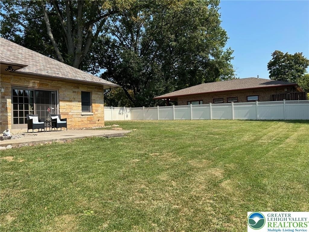 2850 W Livingston Street - Photo 35