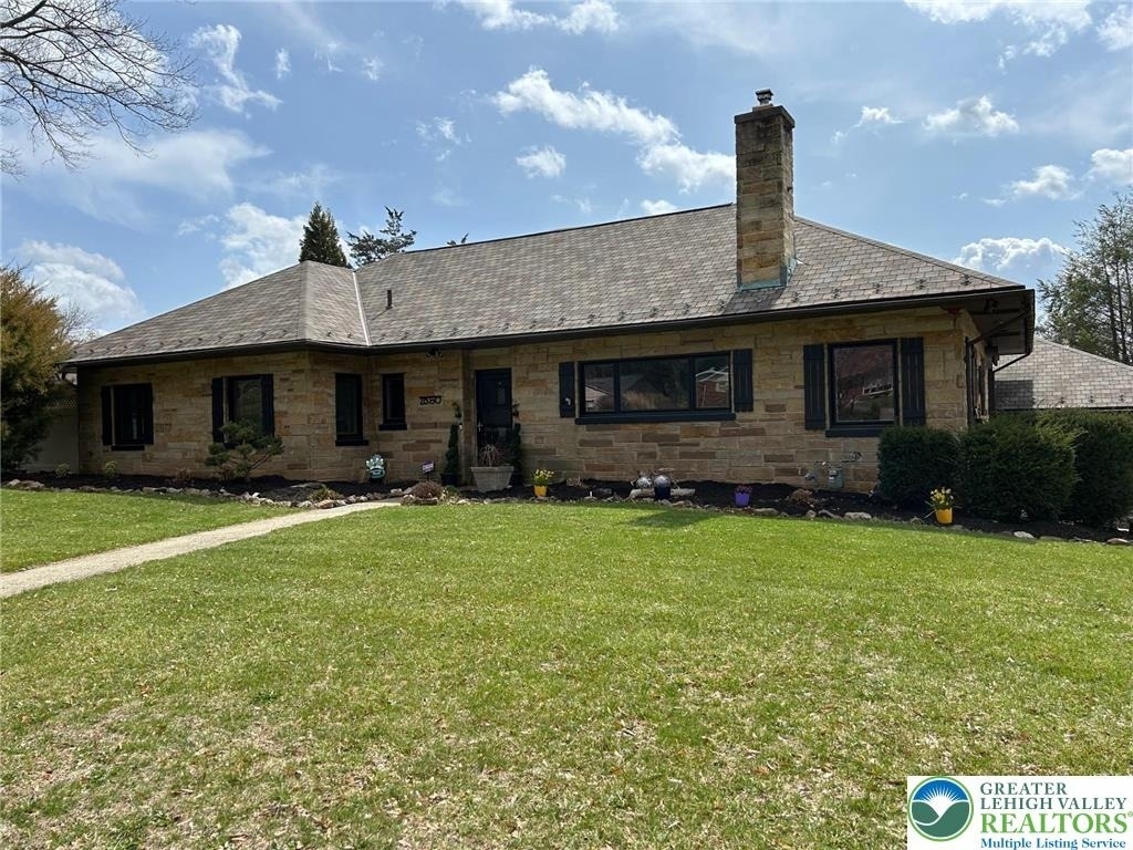 2850 W Livingston Street - Photo 0
