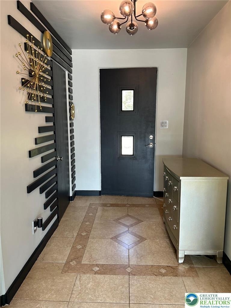 2850 W Livingston Street - Photo 4