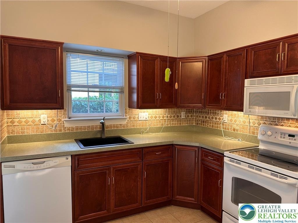 1795 Chateau - Photo 4