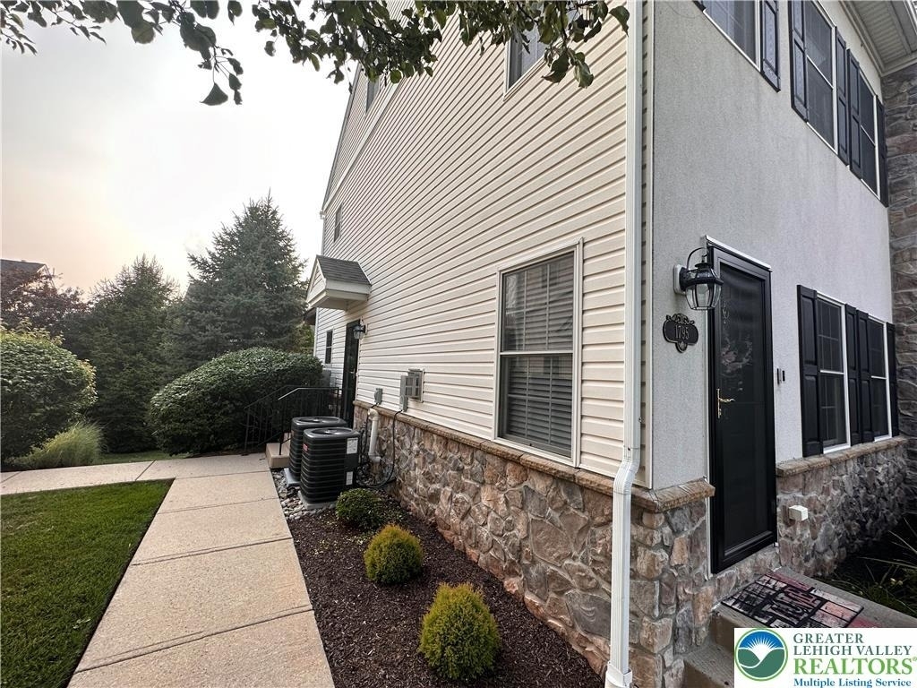 1795 Chateau - Photo 1