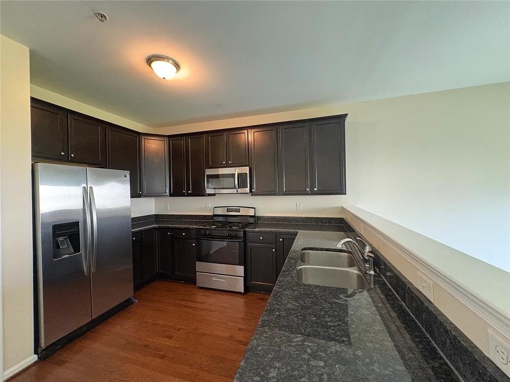 948 King Way - Photo 5