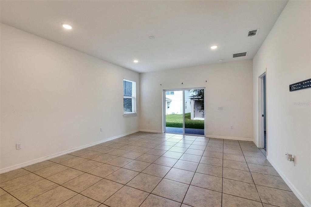 2599 Avalon Park Boulevard - Photo 10