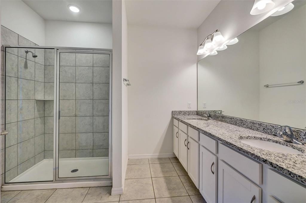 2599 Avalon Park Boulevard - Photo 13