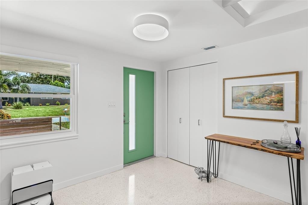2560 Sunnyside Street - Photo 3