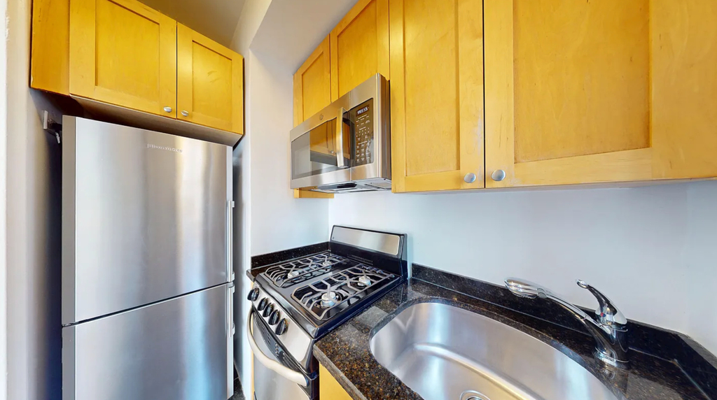  East 56th Street - Photo 2