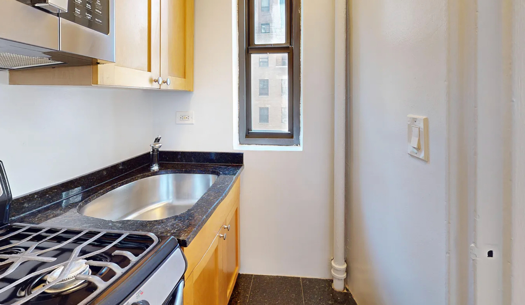  East 56th Street - Photo 3