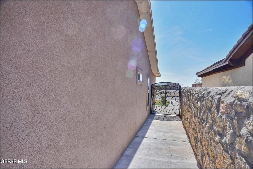 1037 Callisto Court - Photo 46