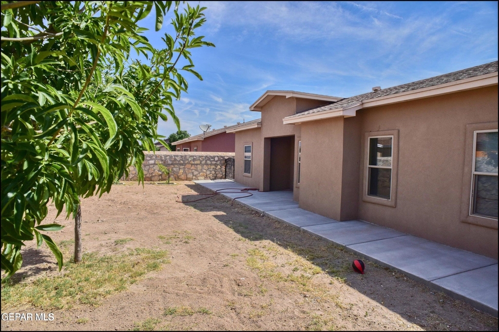 1037 Callisto Court - Photo 44