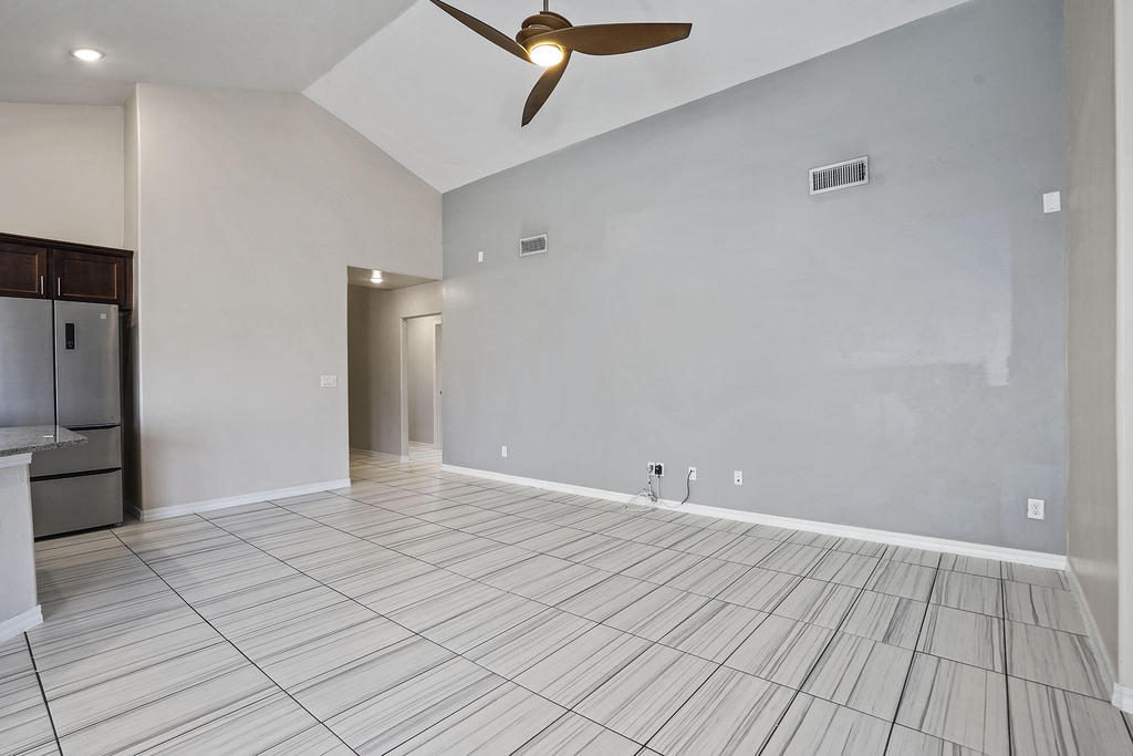 14925 Tierra Haven Avenue - Photo 3