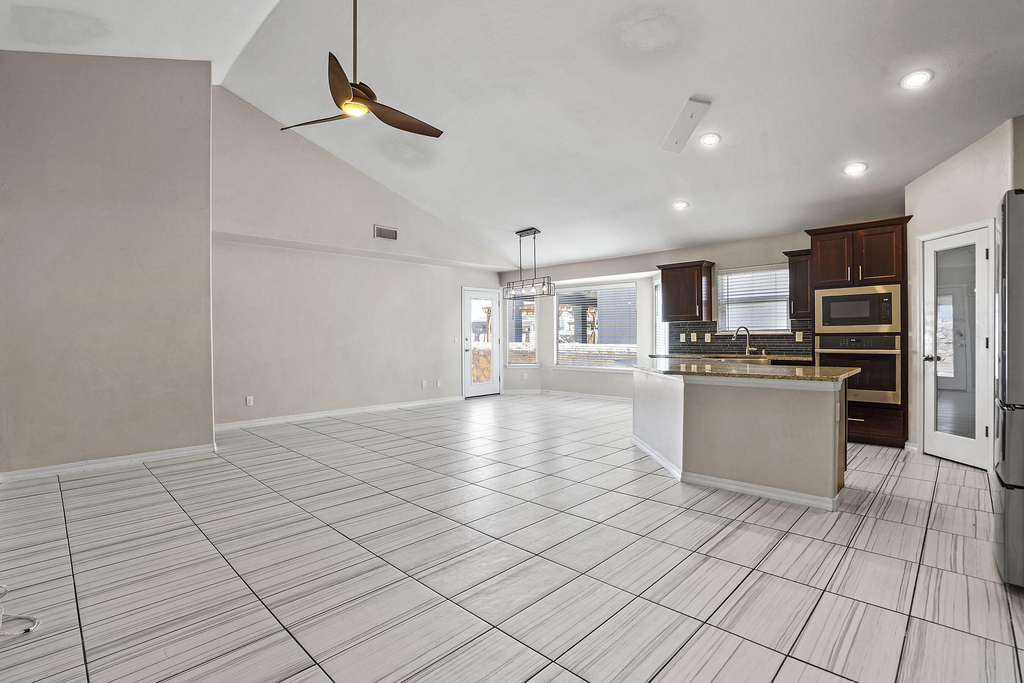 14925 Tierra Haven Avenue - Photo 2