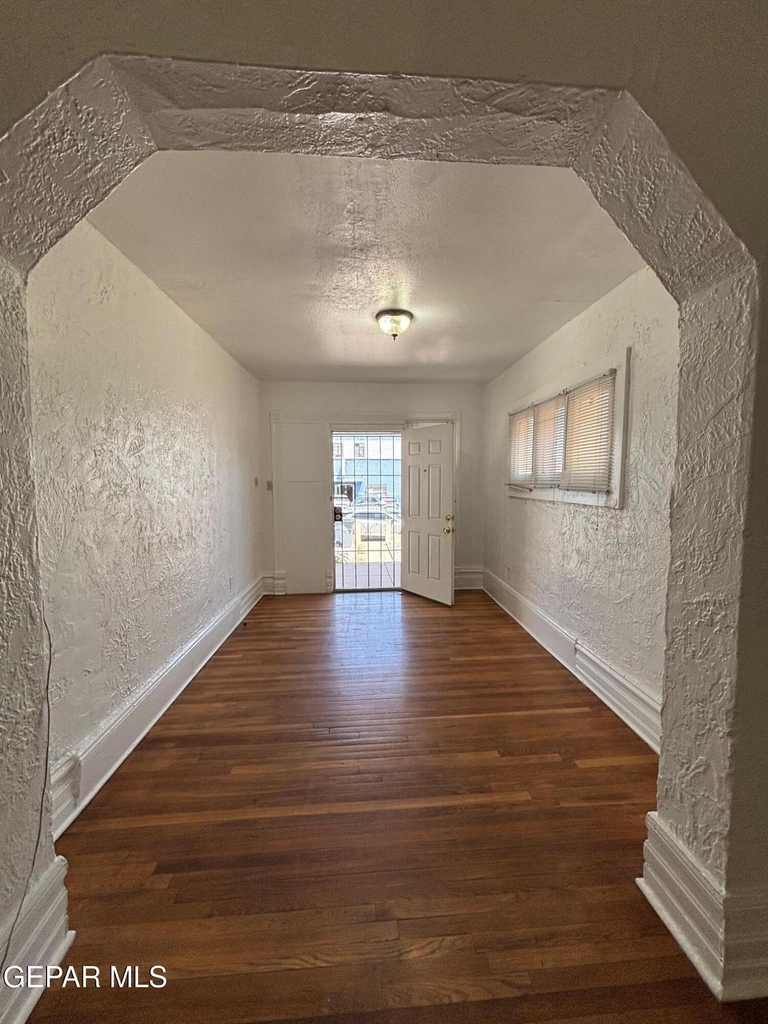 813 N Virginia Street - Photo 2
