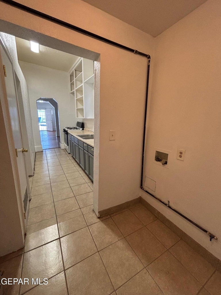 813 N Virginia Street - Photo 7