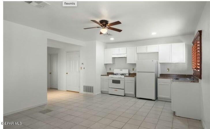 832 Wake Forest Lane - Photo 2