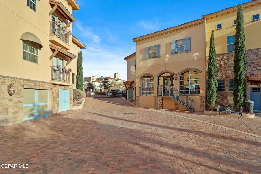 6350 Escondido Drive - Photo 3