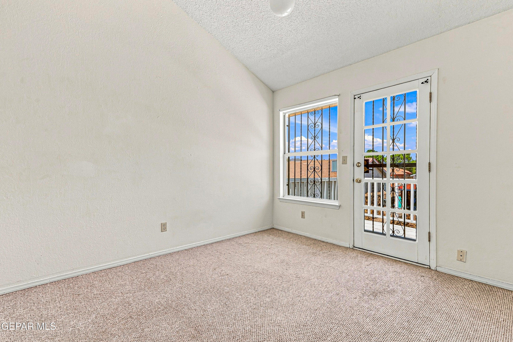 4645 Loma De Plata Drive - Photo 21