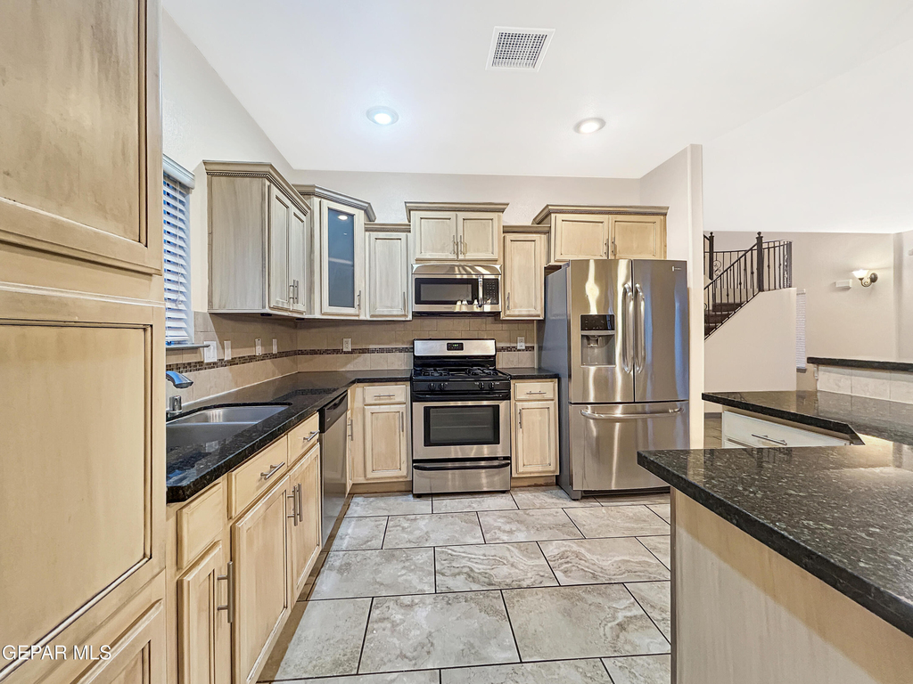 13125 Lost Willow Avenue - Photo 9
