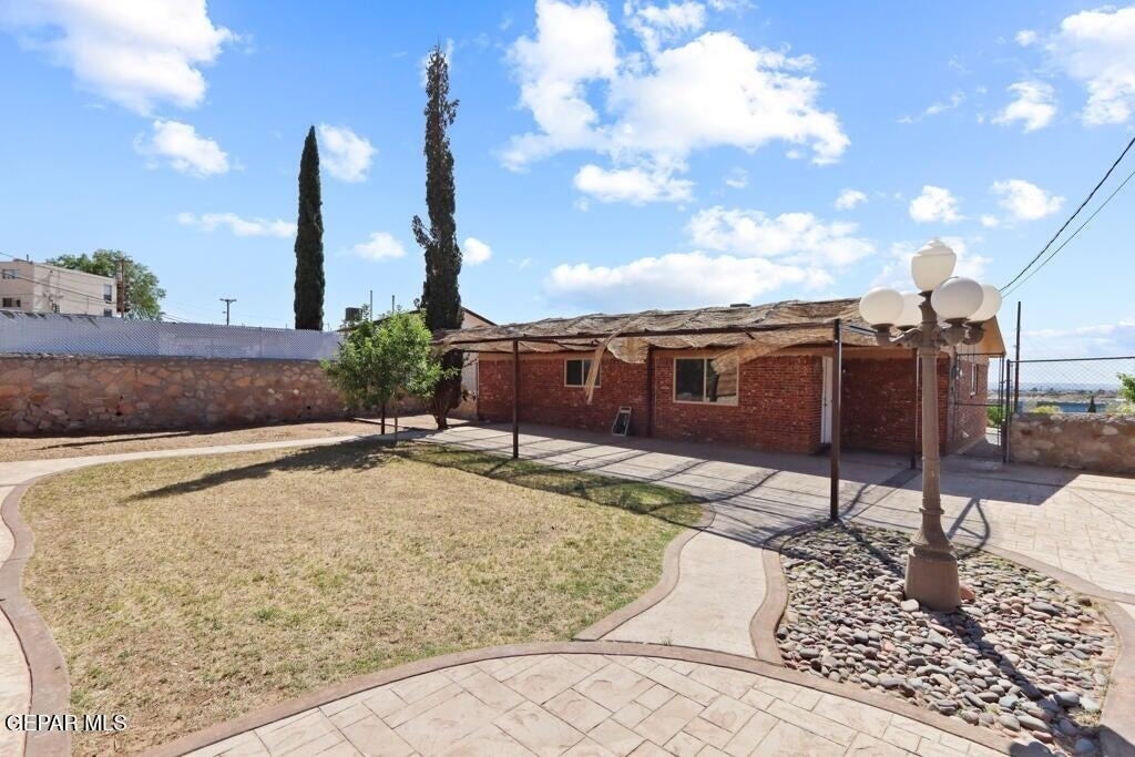 304 Carnival Drive - Photo 35