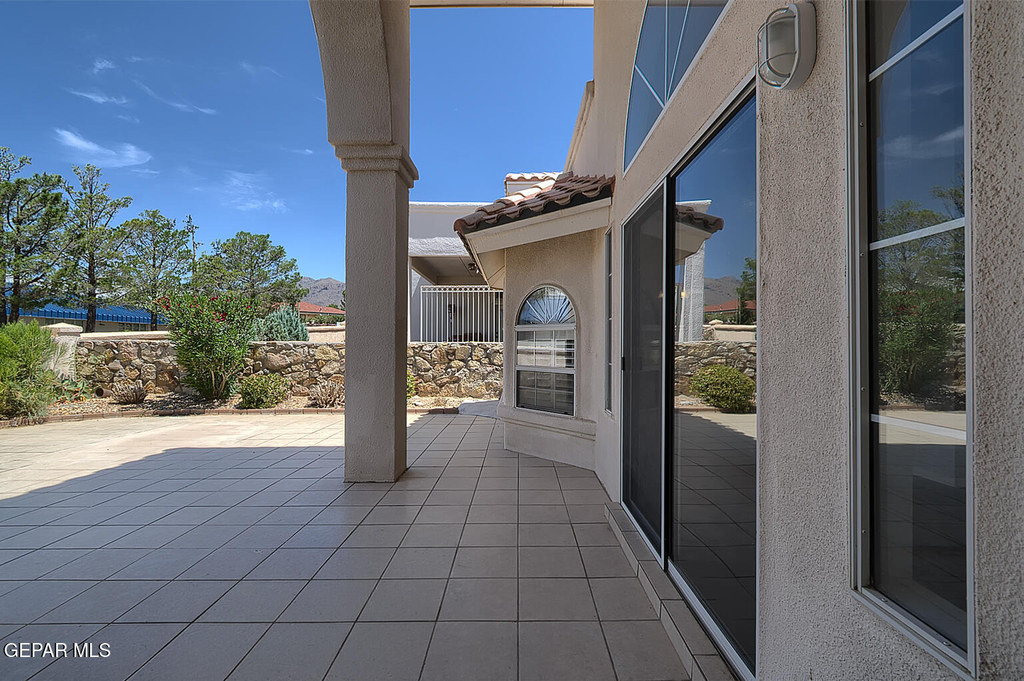 1549 Via Appia Street - Photo 36