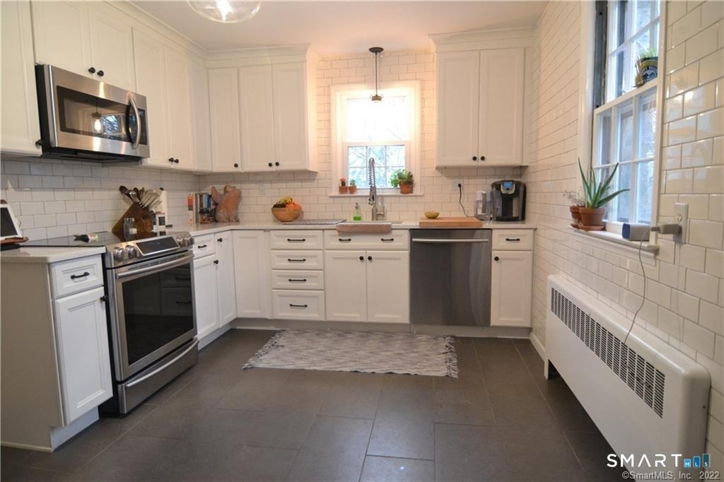 71 Silvermine Avenue - Photo 2