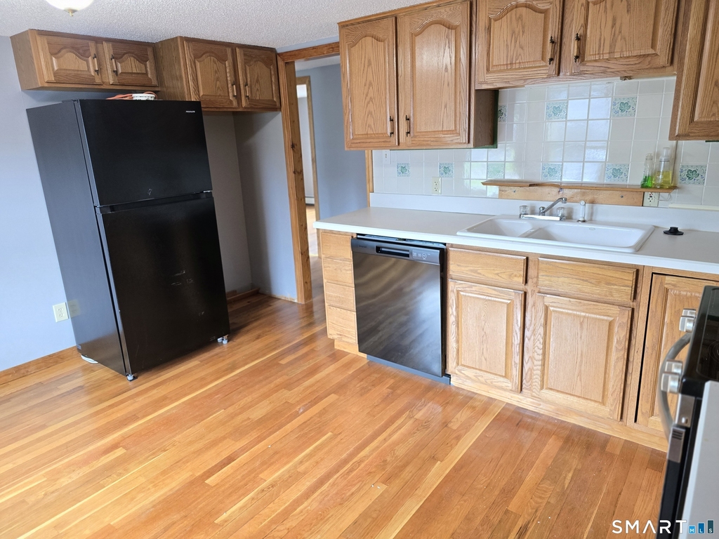 11 Ames Avenue - Photo 2