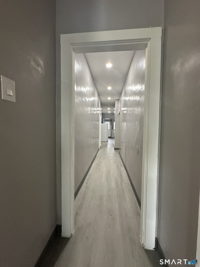 402 Sigourney Street - Photo 6
