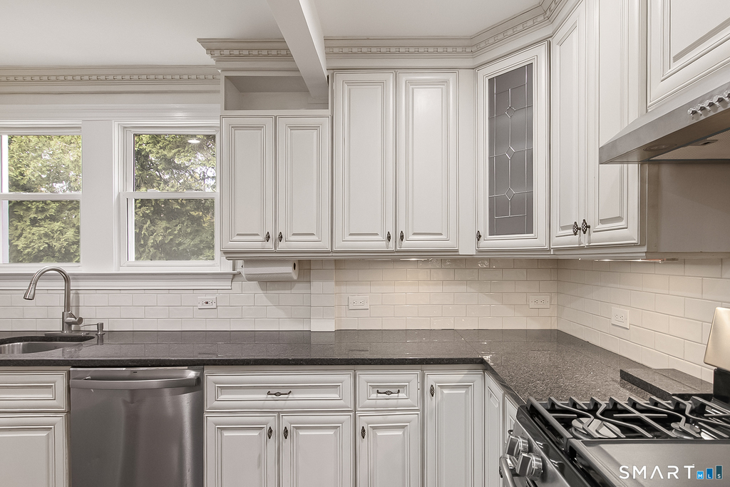 125 Oaklawn Avenue - Photo 16
